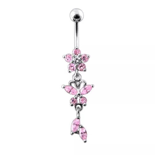 Hopeanvärinen titaaninapakoru roikkuvalla kukka- ja perhoskoristeella.