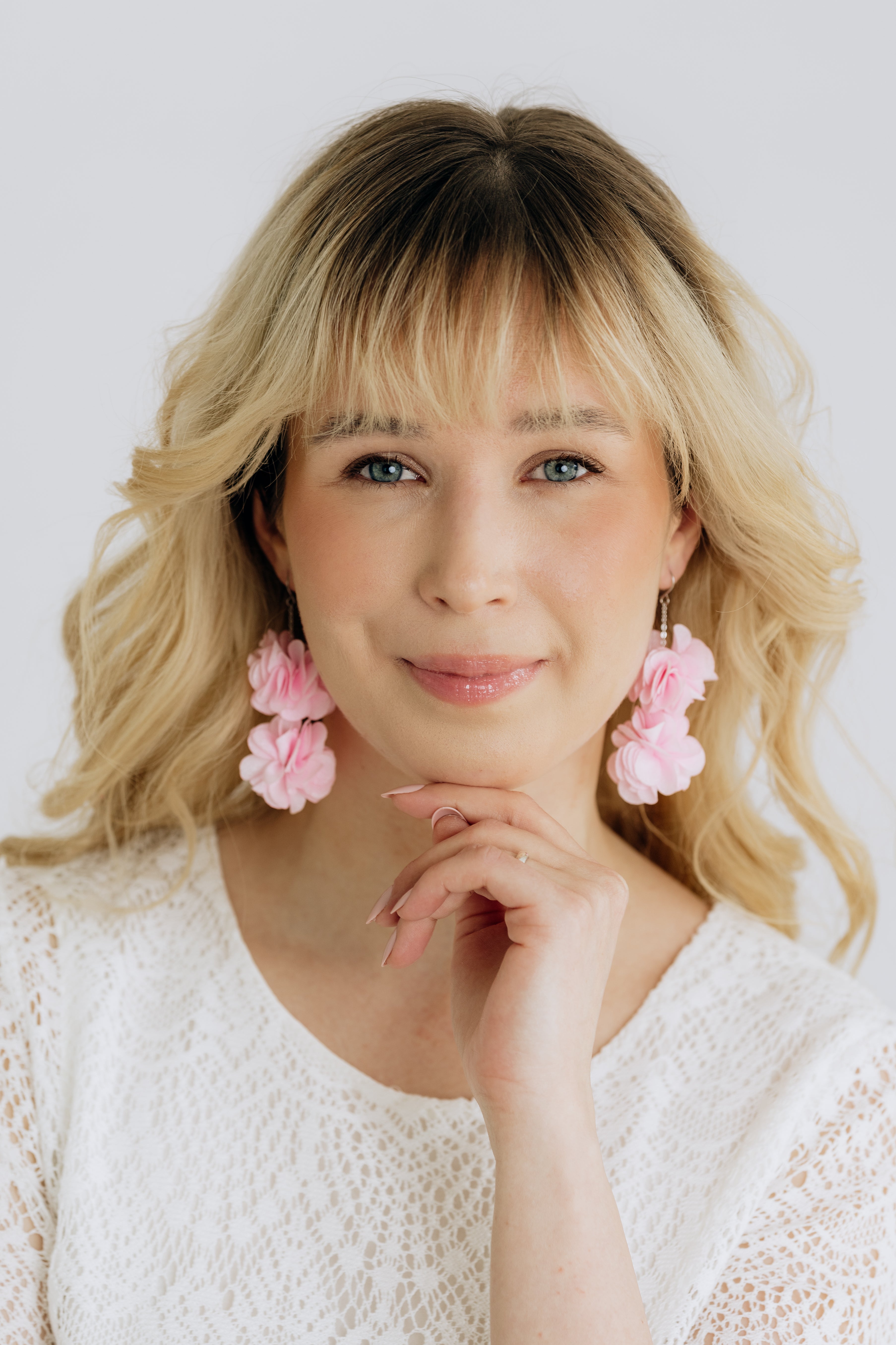 Earrings, FRENCH RIVIERA|Jasmine flower earrings (red)