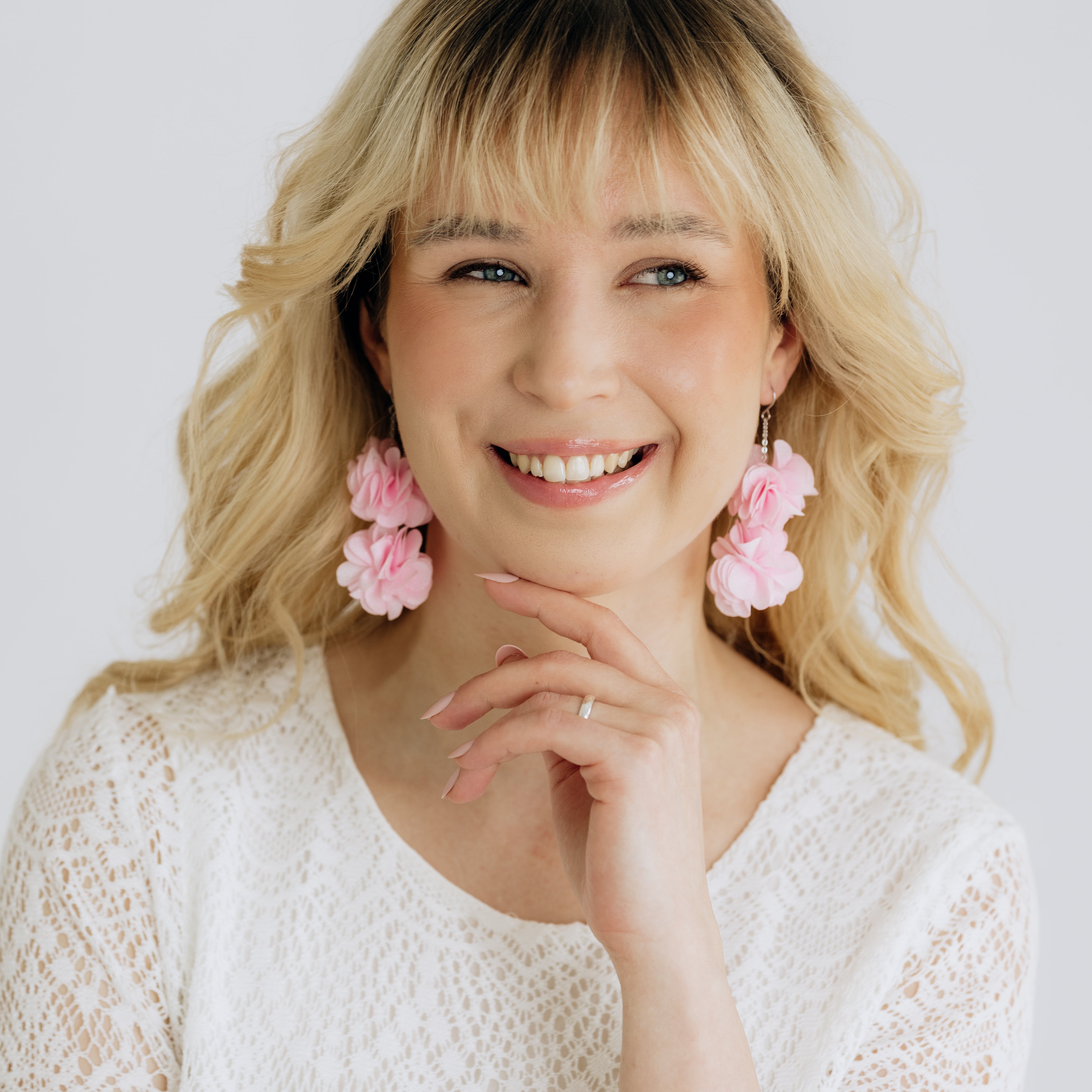 Earrings, FRENCH RIVIERA|Jasmine flower earrings (red)