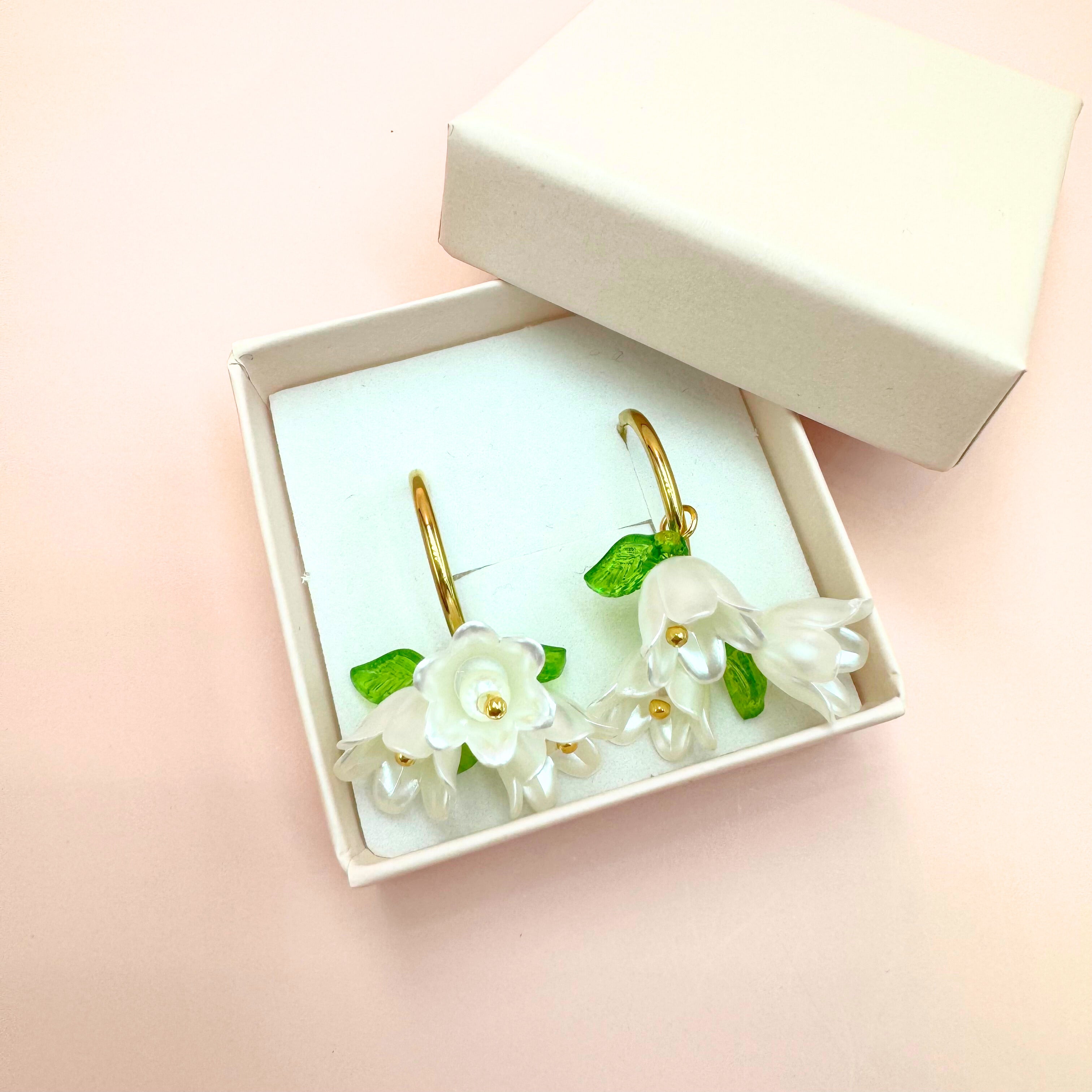 Earrings, FRENCH RIVIERA|Jasmine flower earrings (red)