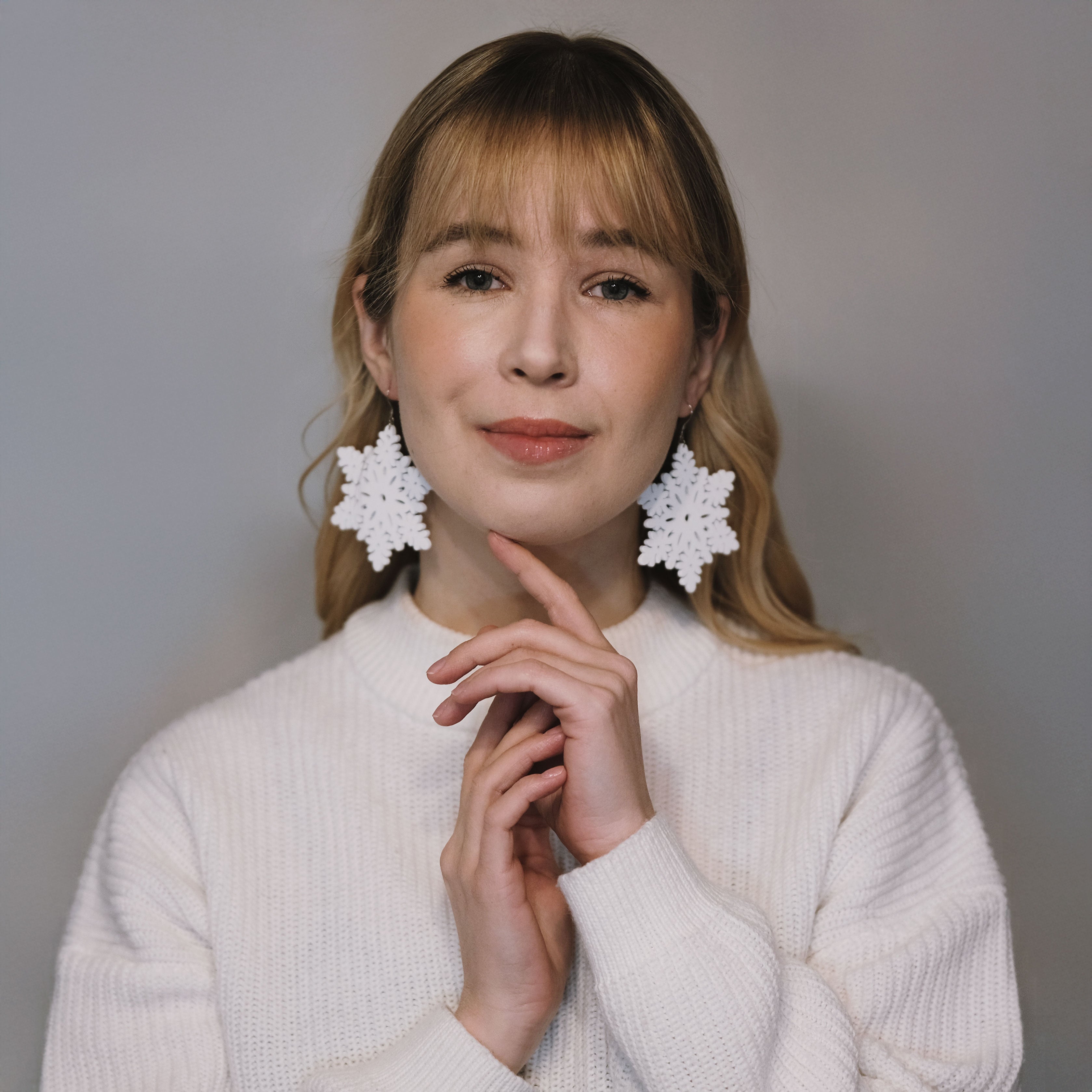 Wooden earrings, Heart (red lace-decorated wooden earrings)