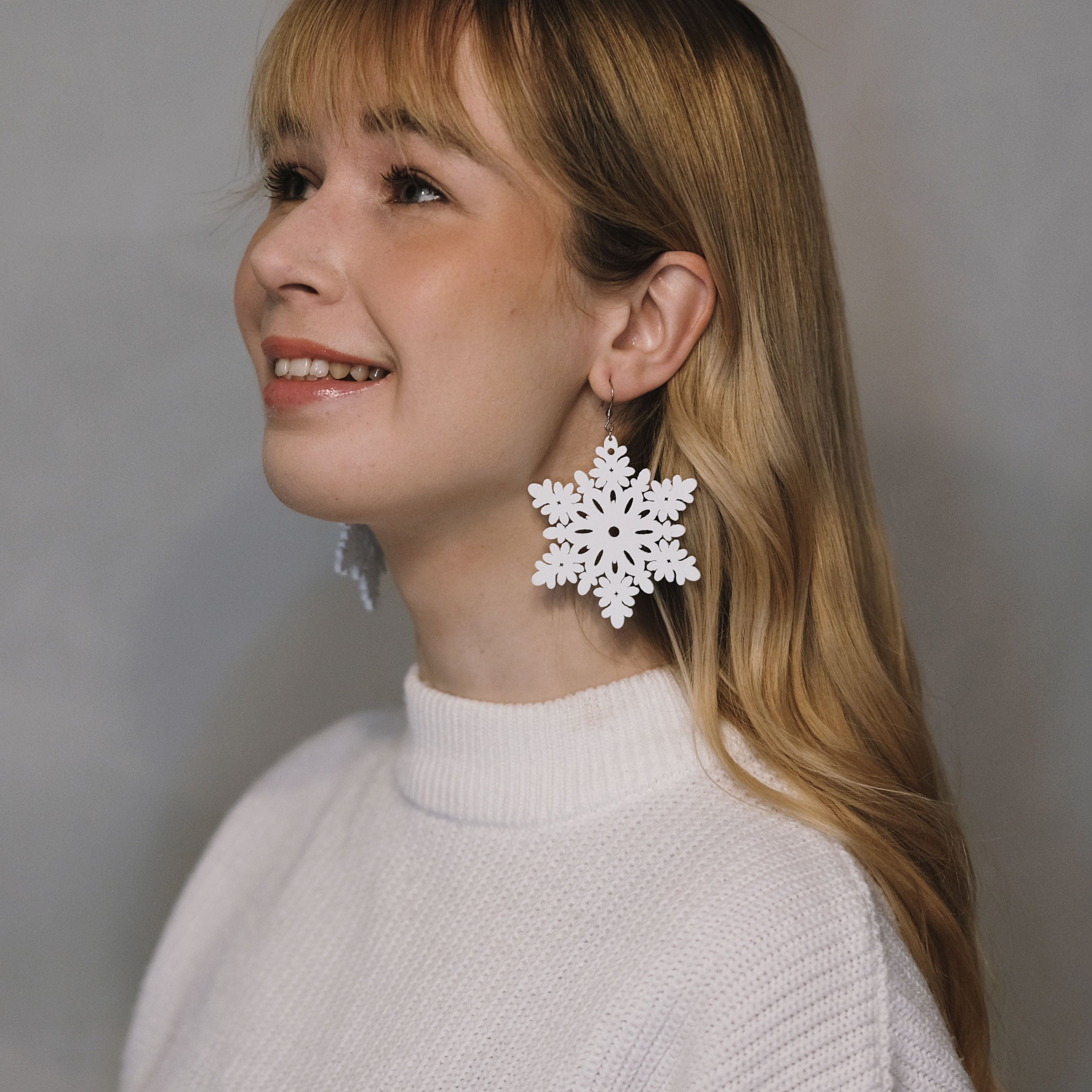 Wooden earrings, Heart (red lace-decorated wooden earrings)