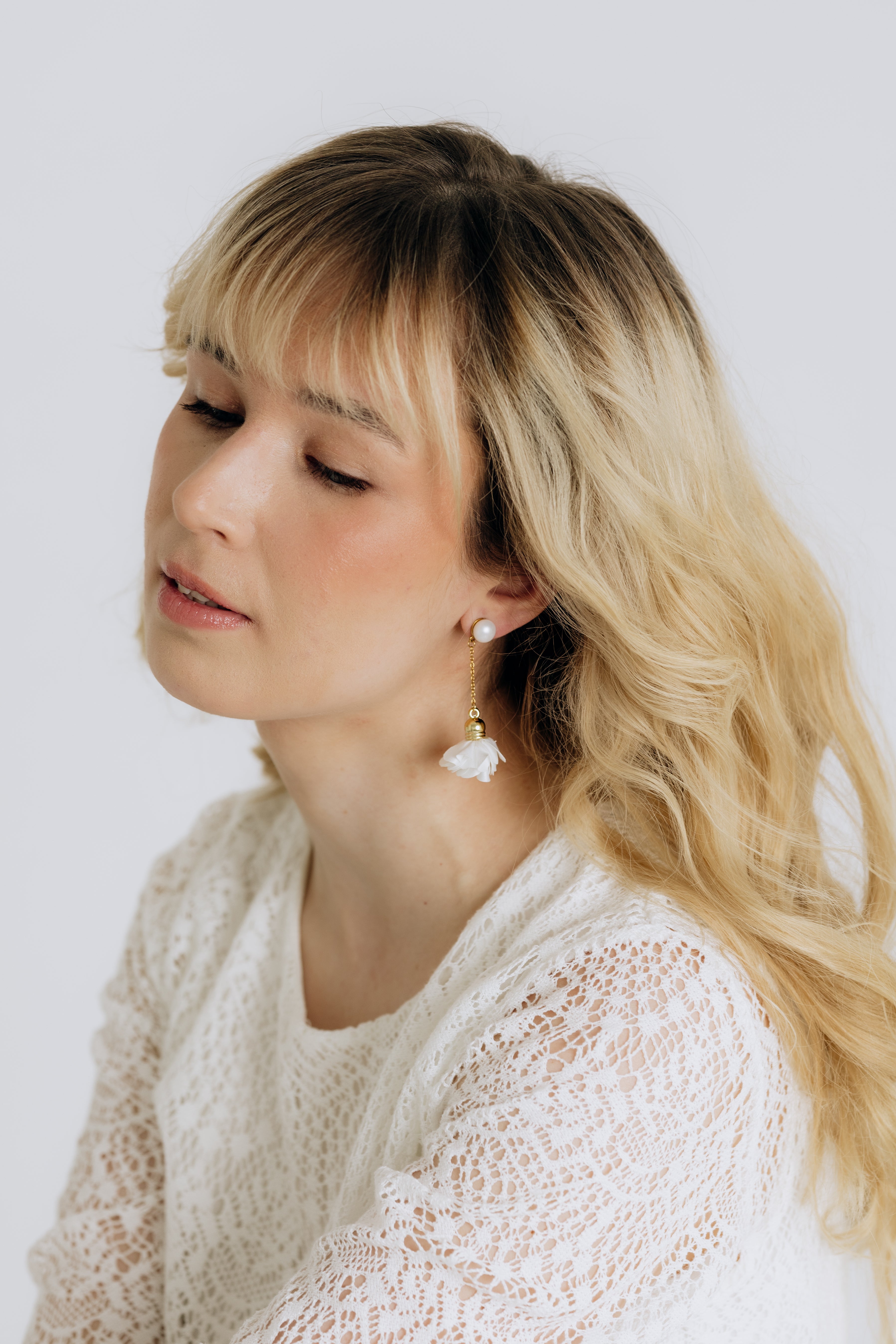 Earrings, FRENCH RIVIERA|Jasmine flower earrings (red)