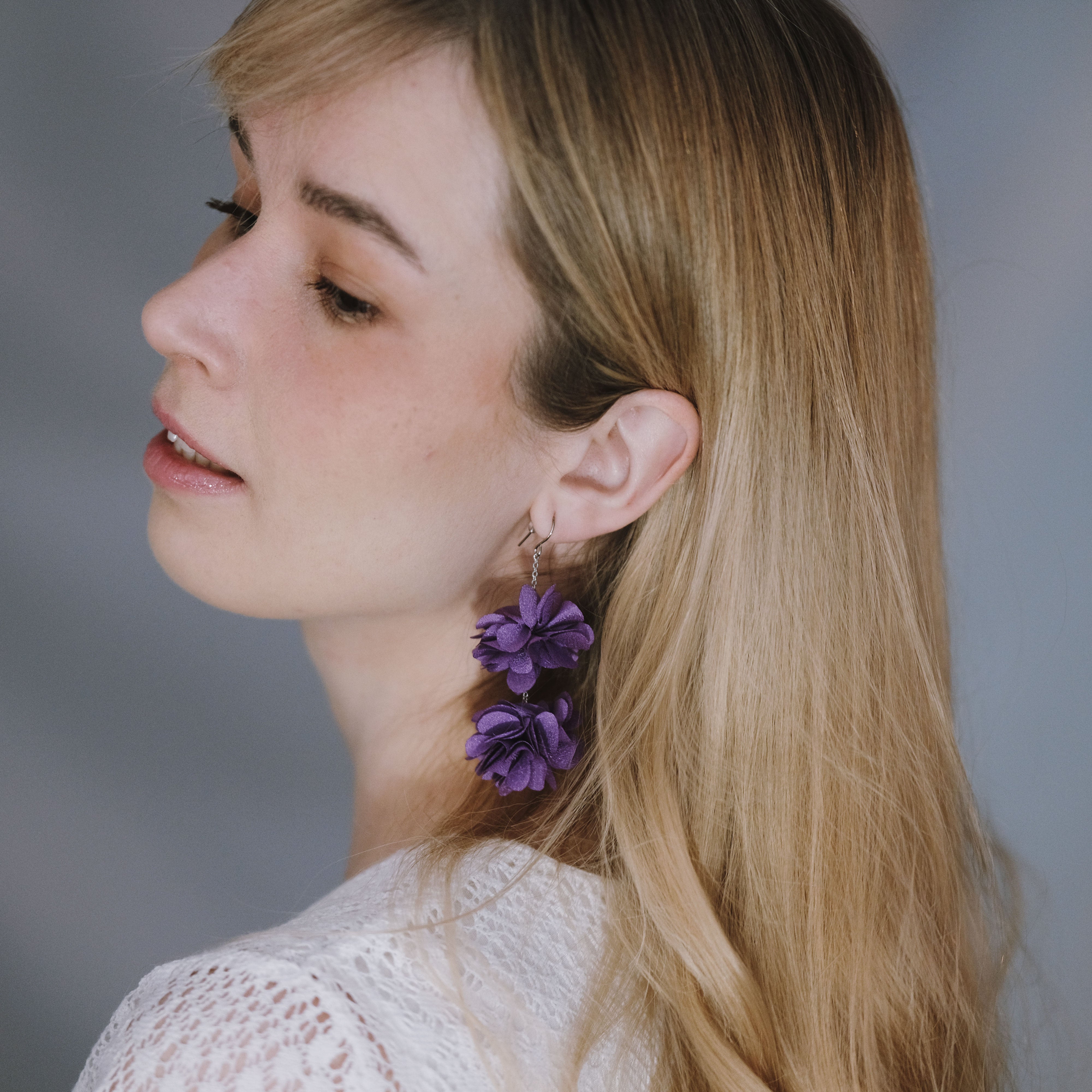 Roselle -kukkakorvakorut (violetti)