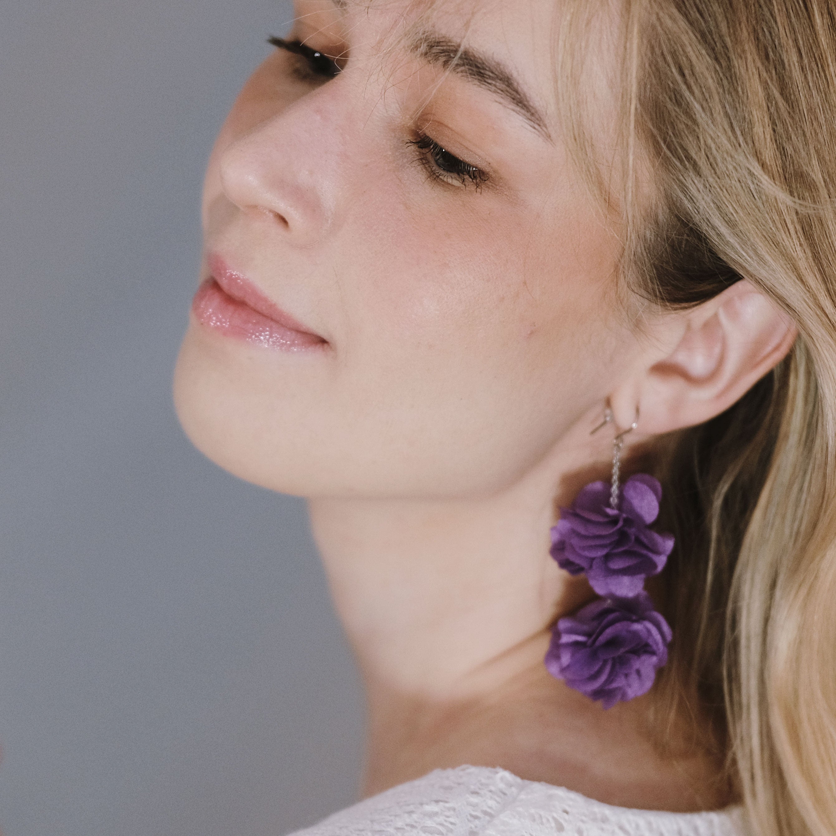 Roselle -kukkakorvakorut (violetti)