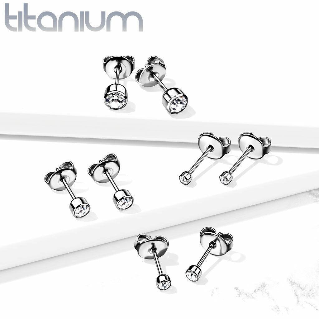 Titaaniset korvanapit, Round Titanium Cubic Zirconia (kolme kokoa)