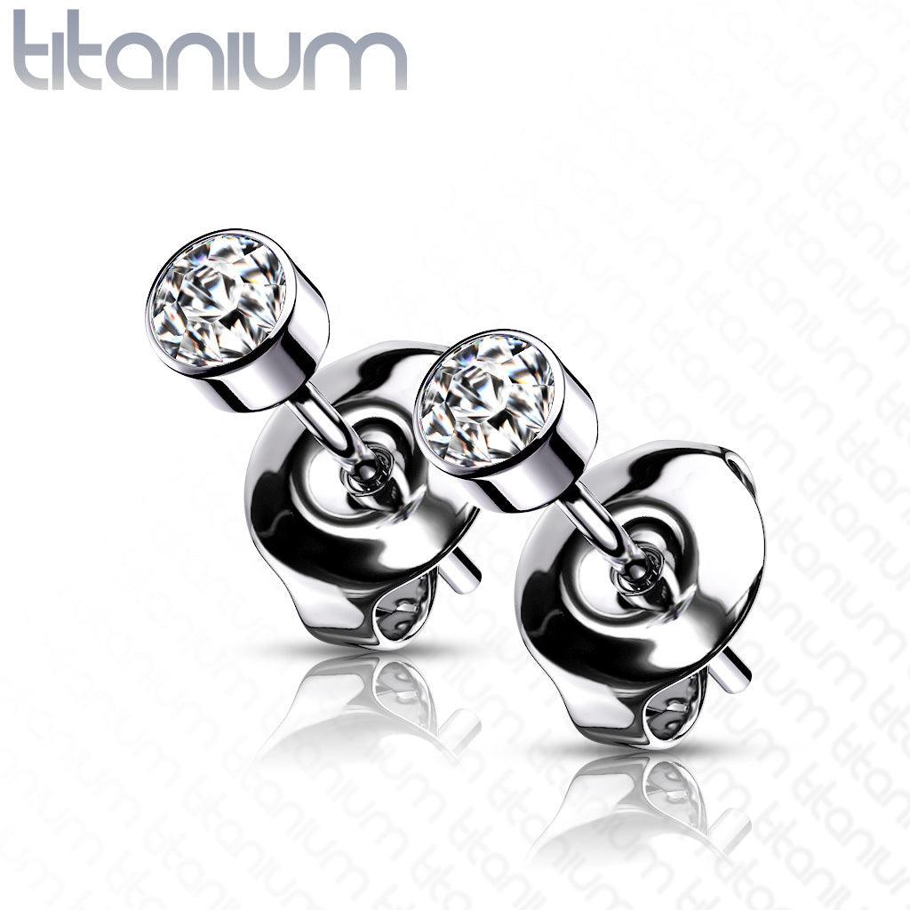 Titaaniset korvanapit, Round Titanium Cubic Zirconia (kolme kokoa)