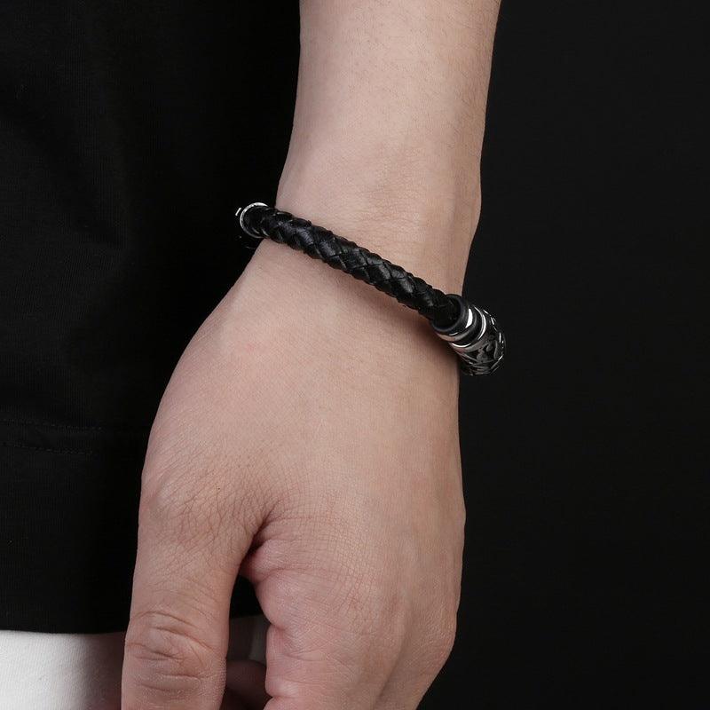 Keinonahkainen rannekoru, Simple Faux Leather Bracelet