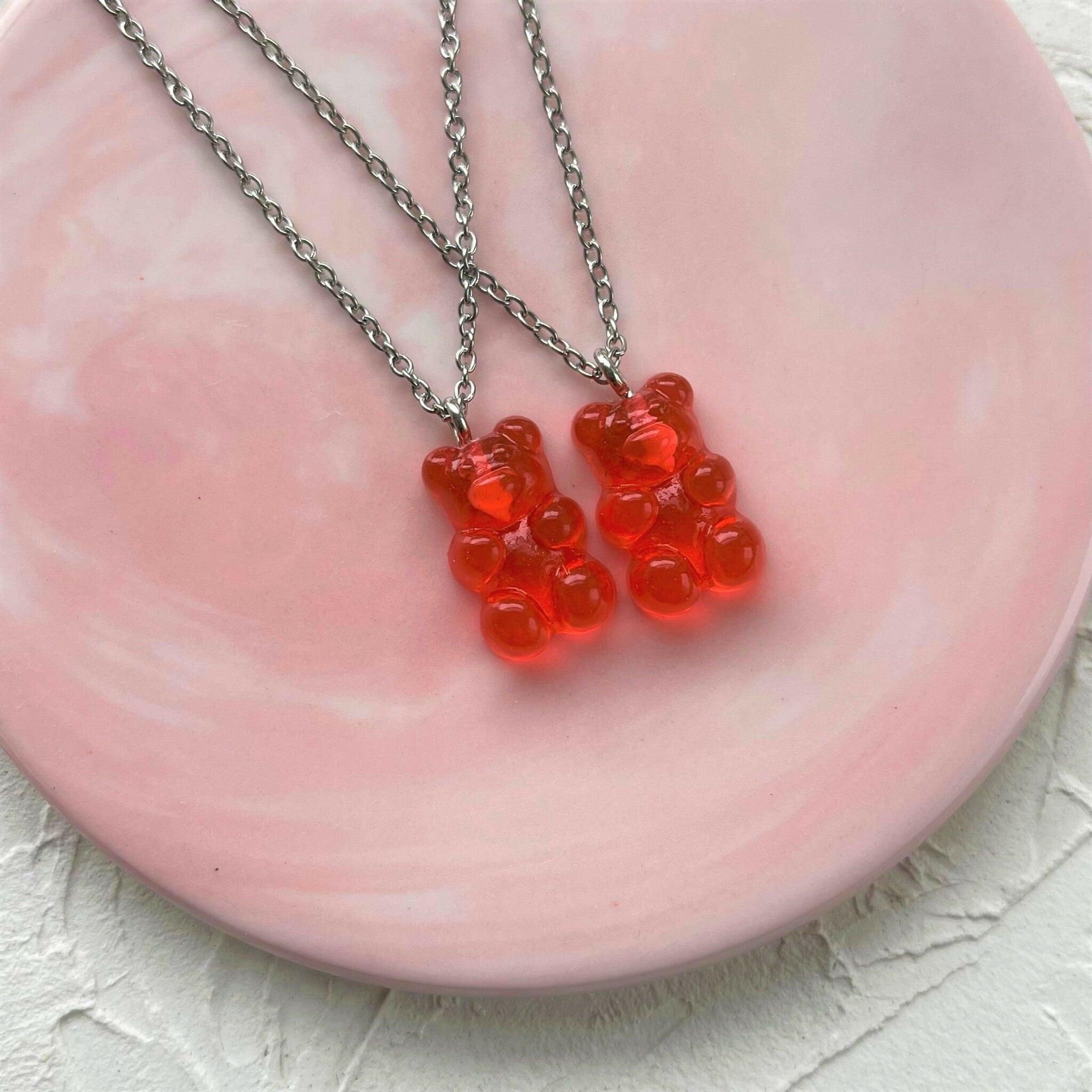 Best Friends-koru, Red Gummy Bear -punainen nallekarkki