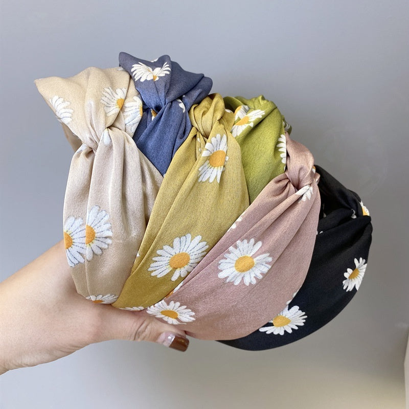 Hiuspanta|SUGAR SUGAR, Comfy Satin Daisy -oliivinvihreä satiinipanta