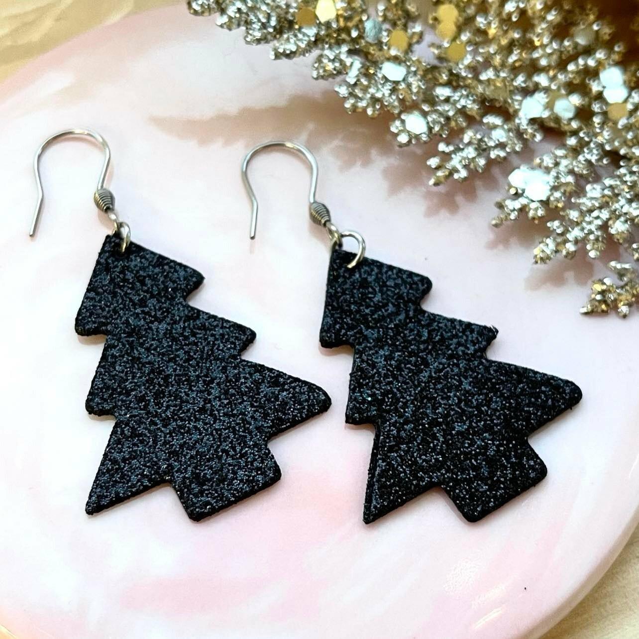 LEMPI earrings, Christmas tree (black glitter)