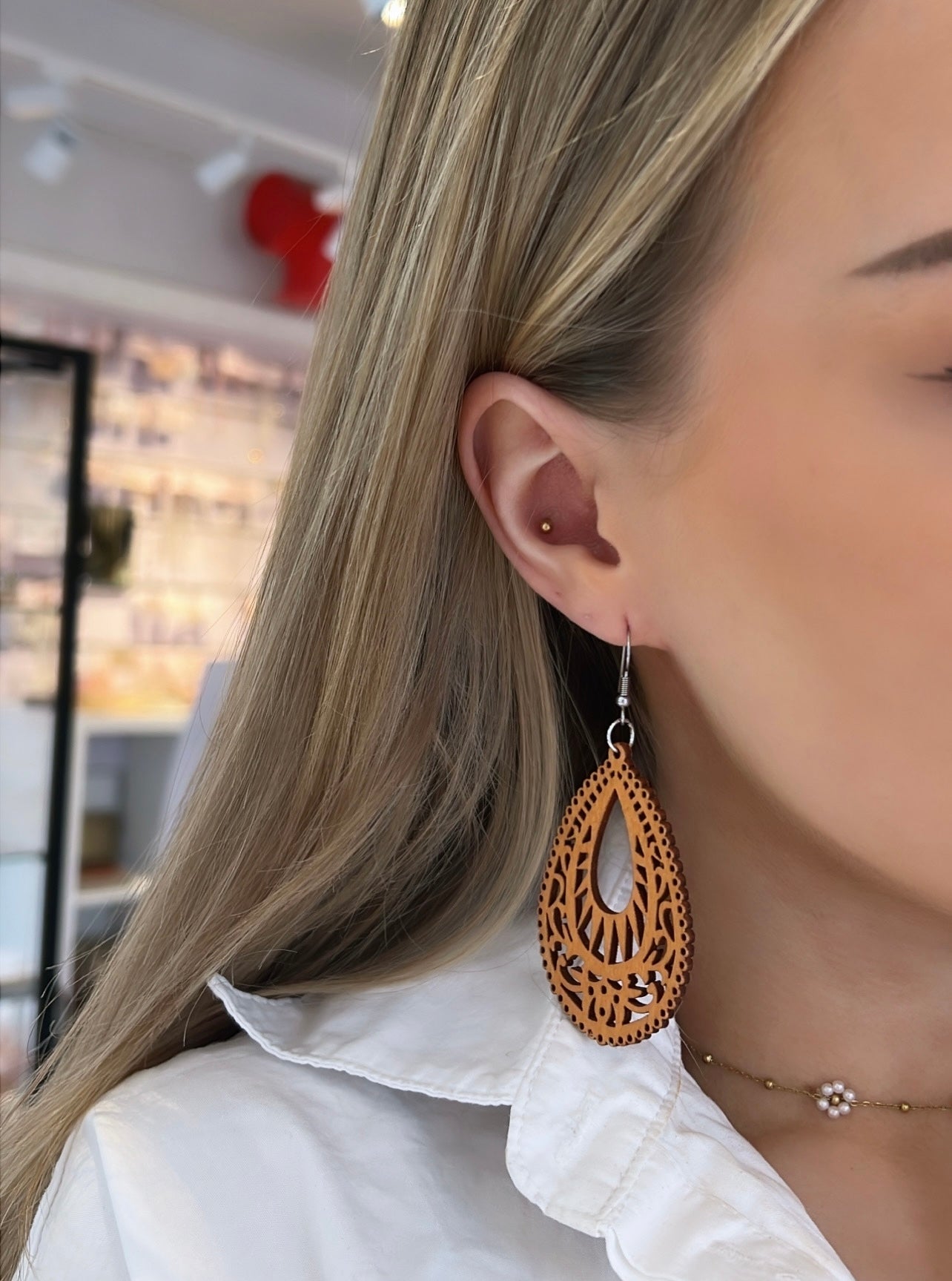 Puiset korvakorut, Lace Teardrop -ruskeat pisarakorvakorut