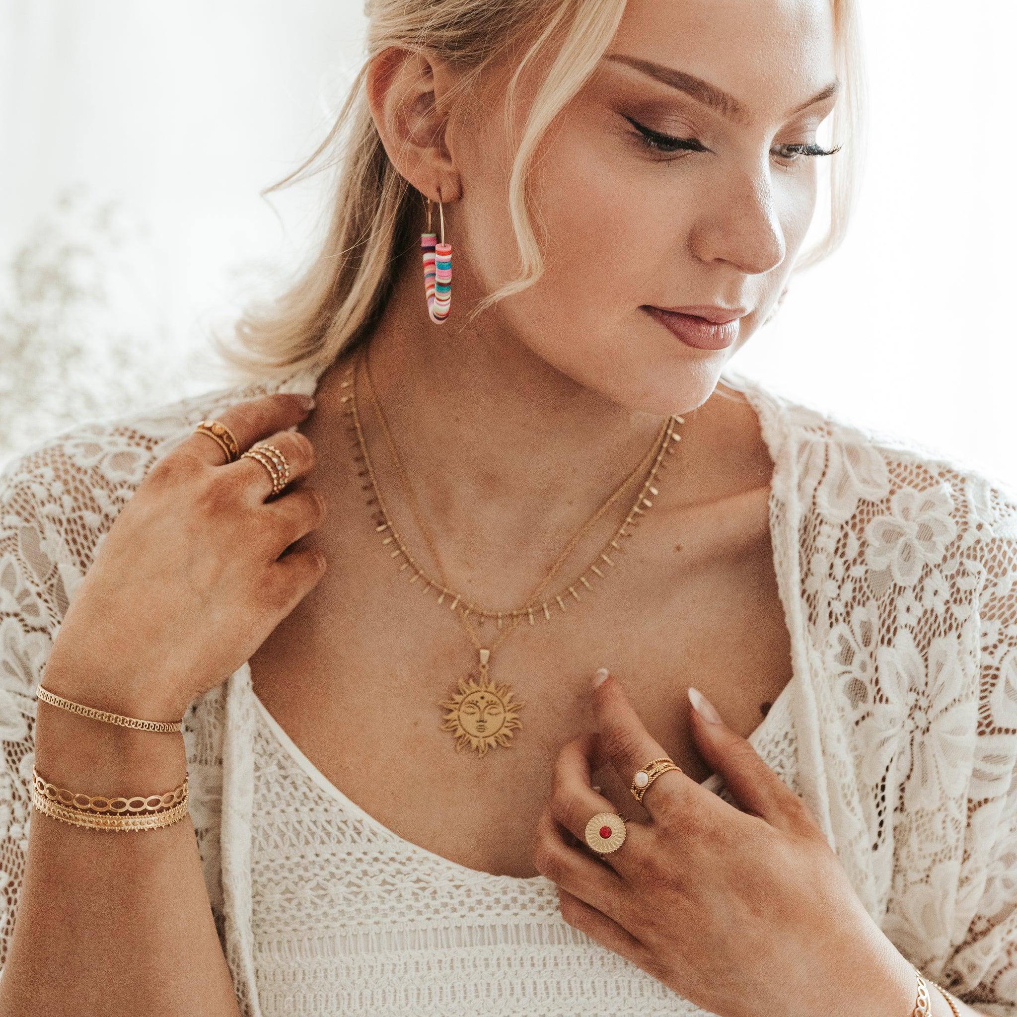 Kirurginteräskaulakoru, Boho Sun -boheemi aurinkokaulakoru (kulta)