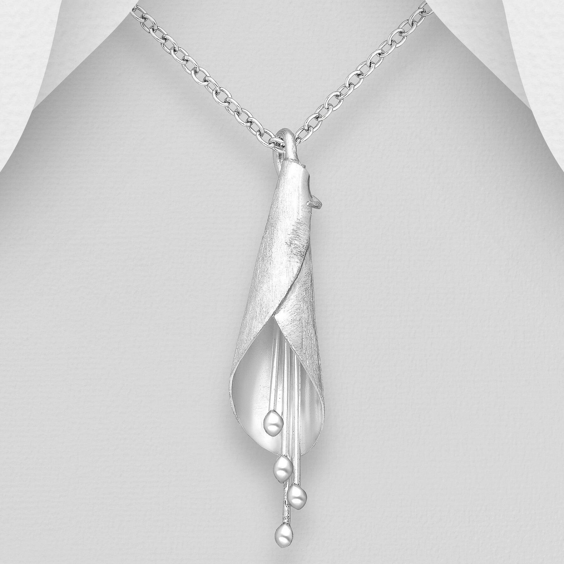 PREMIUM COLLECTION|Kalla -silver matte flower pendant