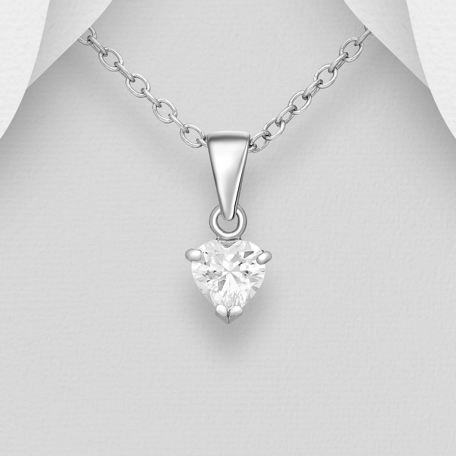 PREMIUM COLLECTION|Nelly -sydän hopeariipus kirkkaalla kivellä