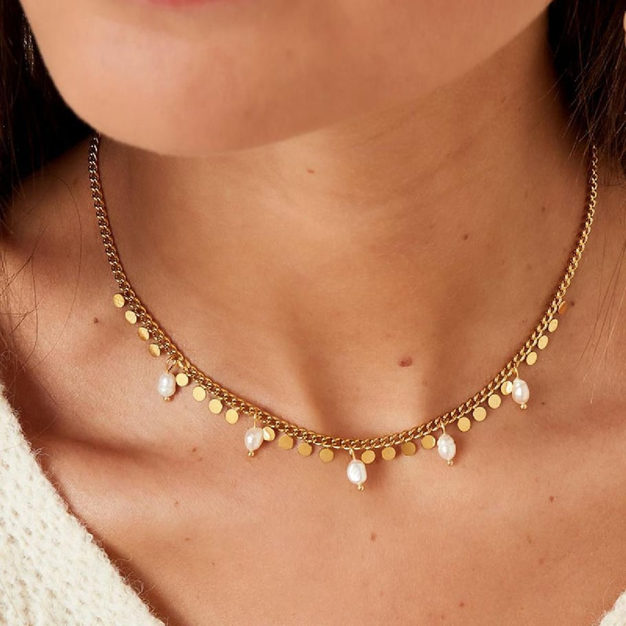 French Riviera | Luna Pearl – makeanvedenhelmikaulakoru kirurginteräksestä