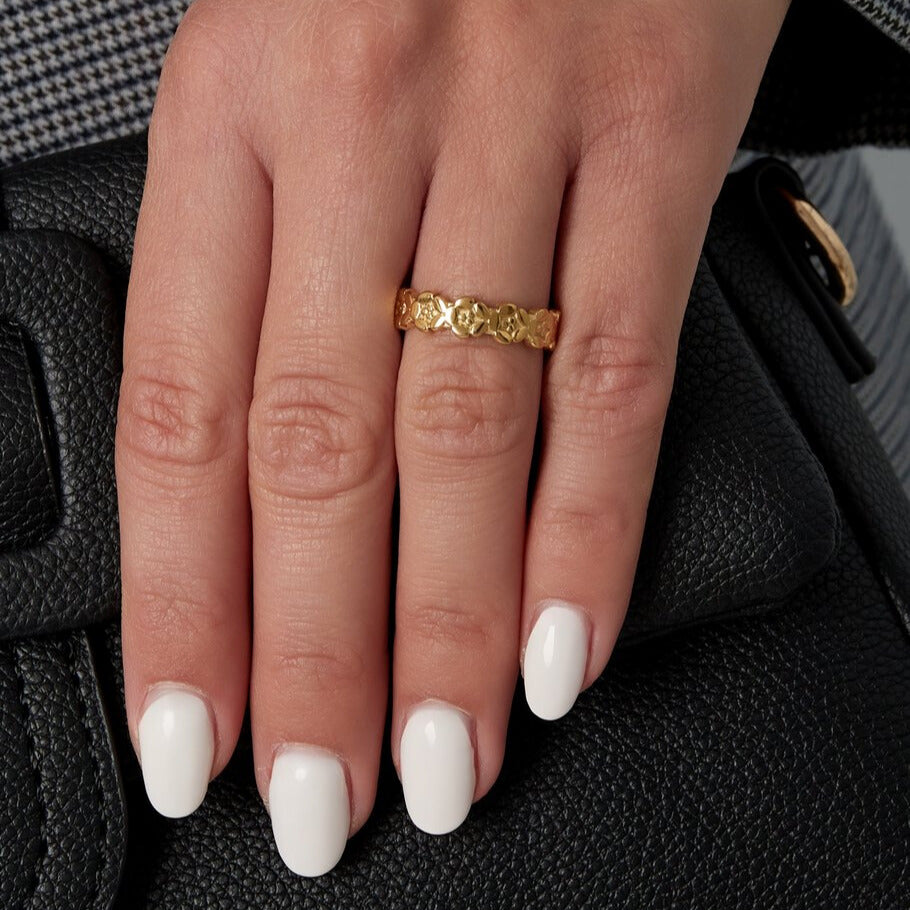 FRENCH RIVIERA | Marguerite Ring –kukkasormus kirurginteräksestä