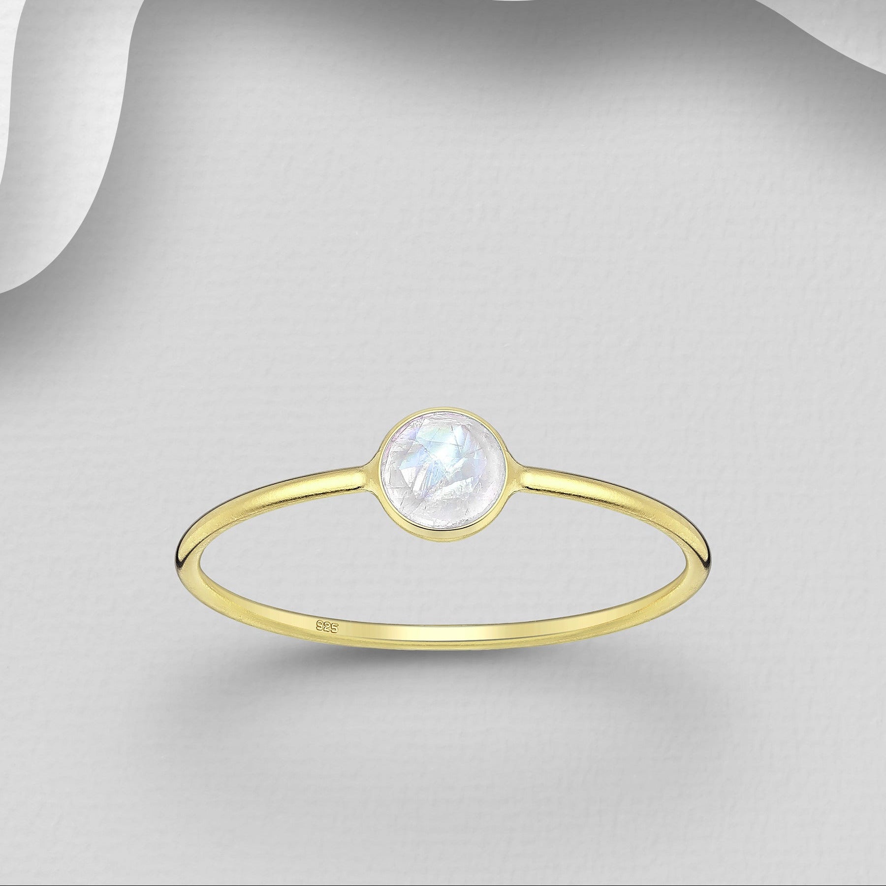 18K kullattu siro hopeasormus ja hohtava kuukivi