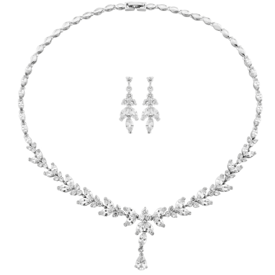 ATHENA BRIDAL | Classic Necklace Set -klassinen kristallikorusetti