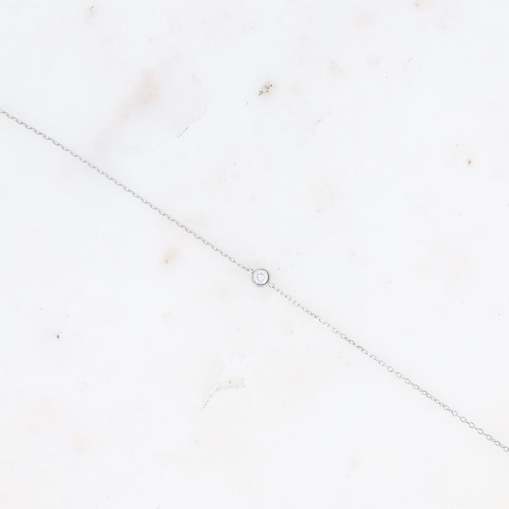 Minimalistinen Petite Nova -rannekoru, pituus 15,5 + 3 cm.