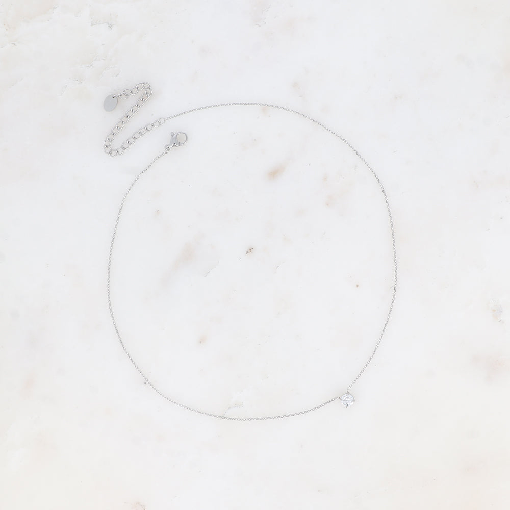 Minimalistinen Aria-kaulakoru kirkkaalla kristallilla, hopea.