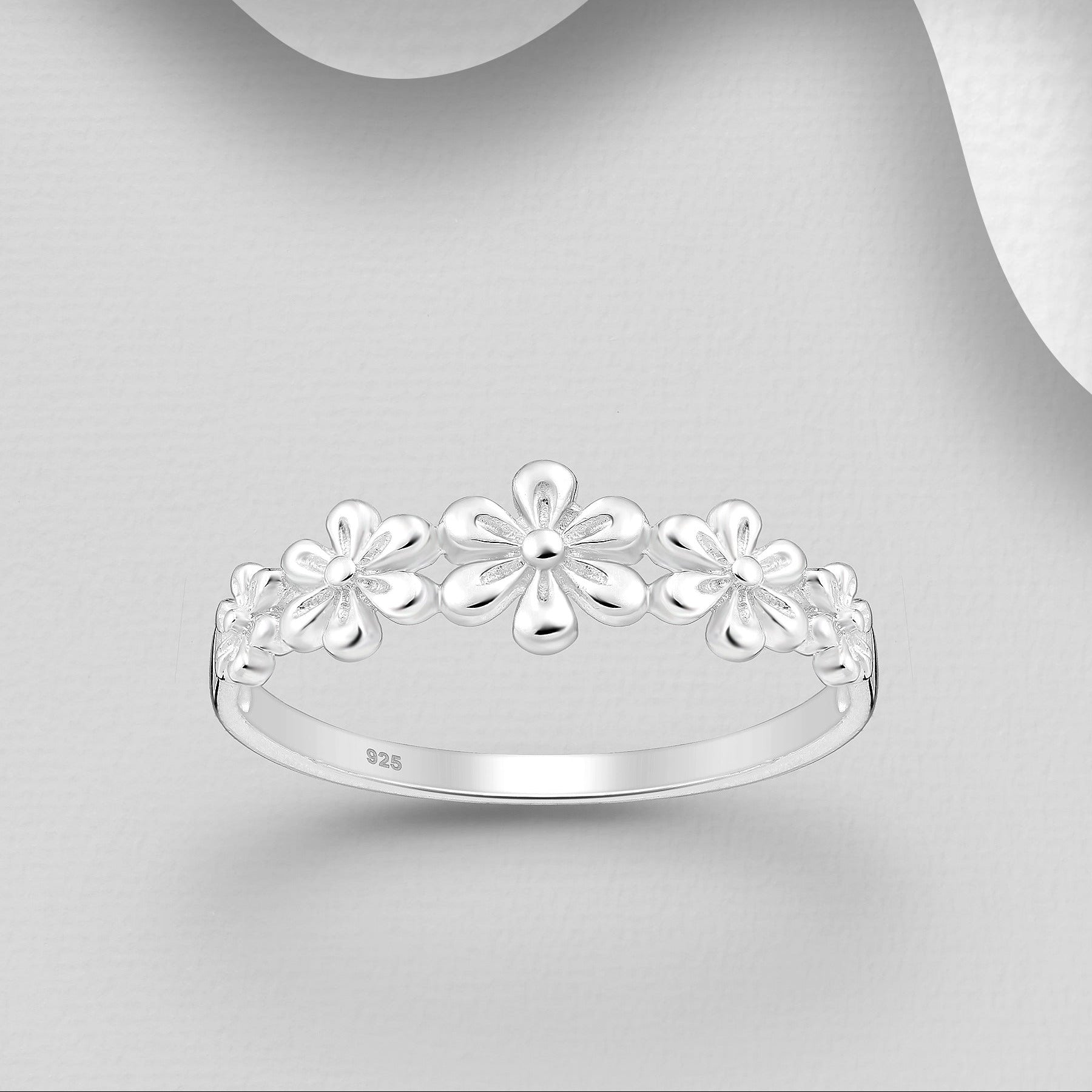 Kukkakuvioitu sterlinghopeasormus Florette – elegantti ja kevyt.