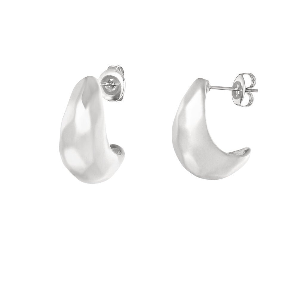 FRENCH RIVIERA | Luna Hoops – taotut kirurginteräsrenkaat (hopea)