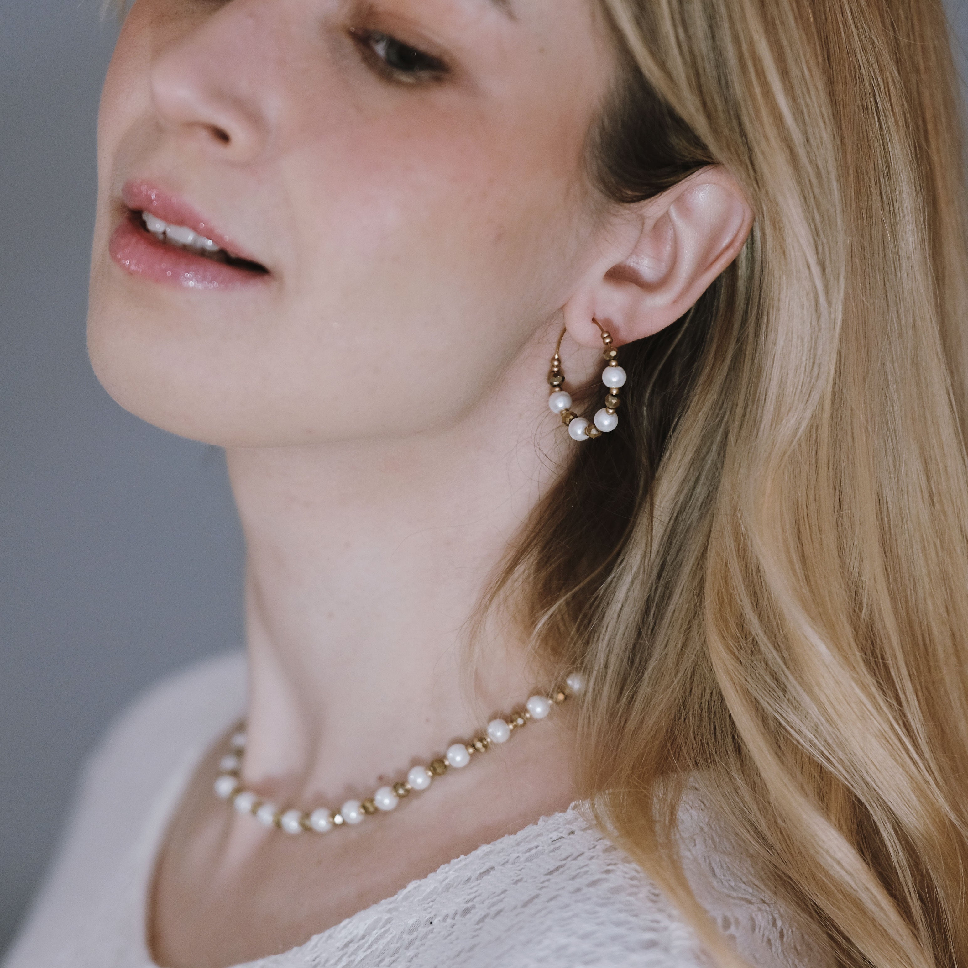 Earrings, FRENCH RIVIERA|Jasmine flower earrings (red)