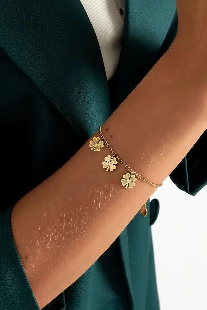 【SURGERY】surgery l clover emblem bracelet Gold-colored bracelet made of surgical steel | Jewelry store