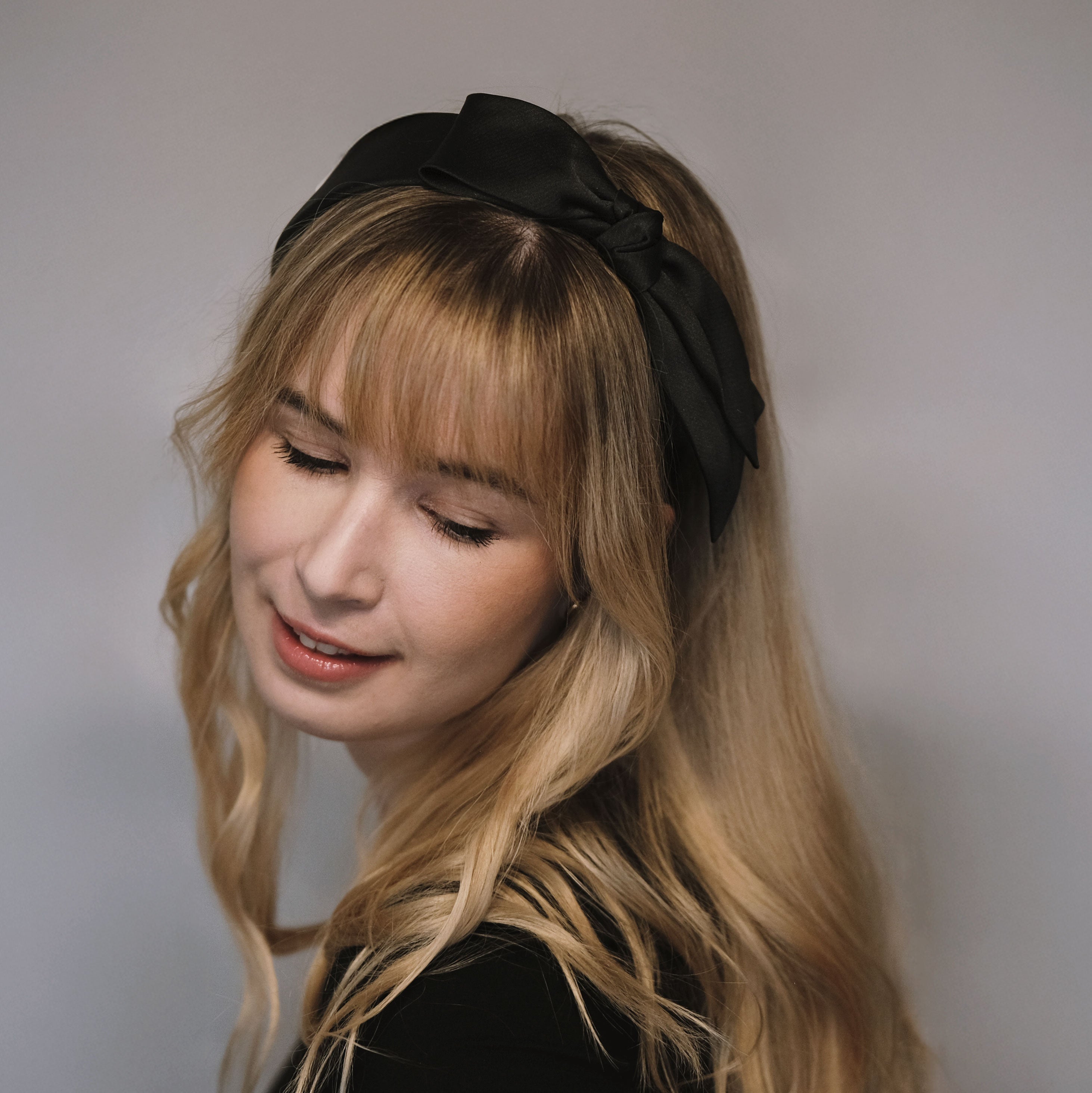 SUGAR SUGAR® | Satin Bow – satiinihiuspanta (olive gold)