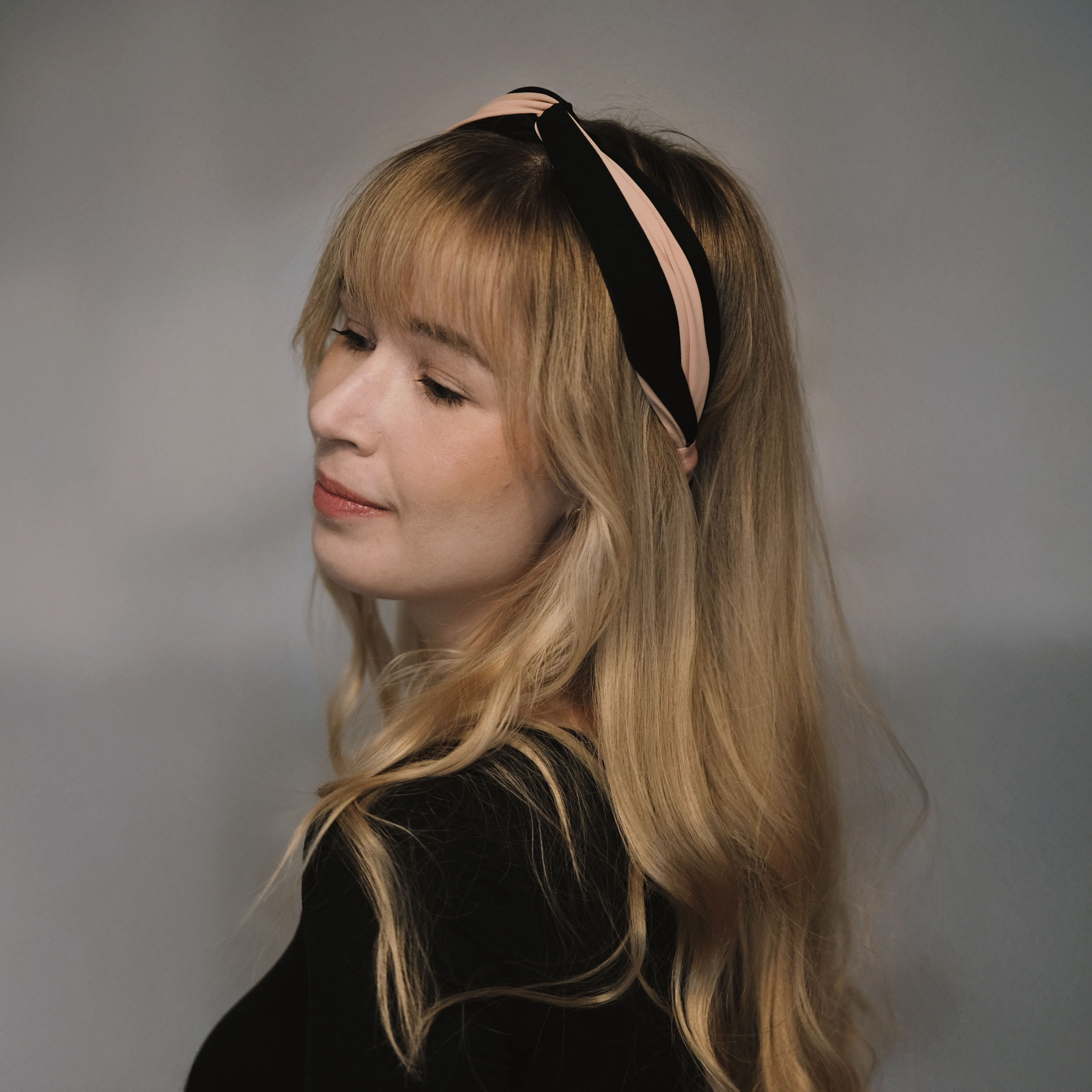 SUGAR SUGAR® | Soho Twist COMFY – joustava hiuspanta (blush beige)