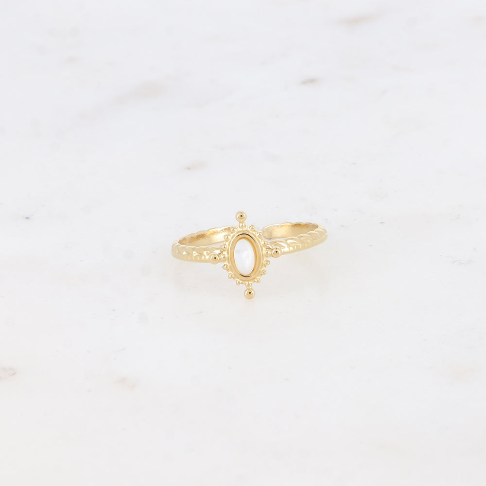 Bohm Paris Karima helmiäissormus kultainen ovaali.