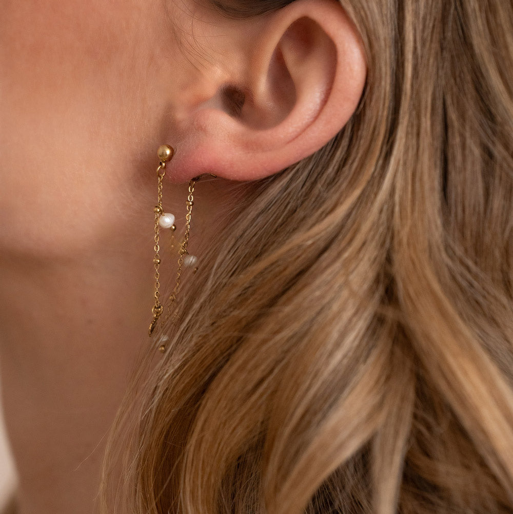 BOHM PARIS | Boucles Clarissa – roikkuvat helmiketjukorvakorut (kulta)