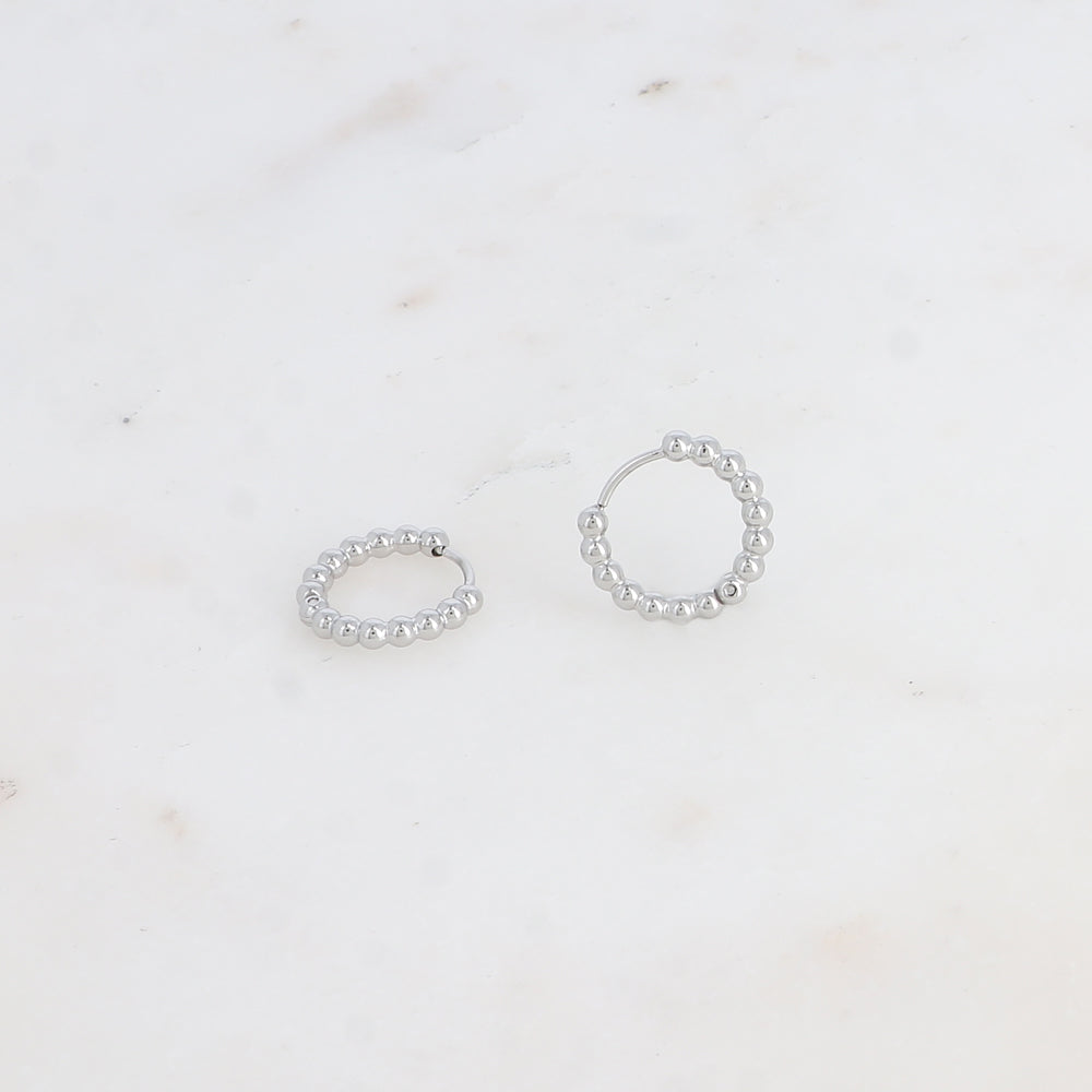 BOHM PARIS Joella korvakorut hopeisena pienillä palloilla