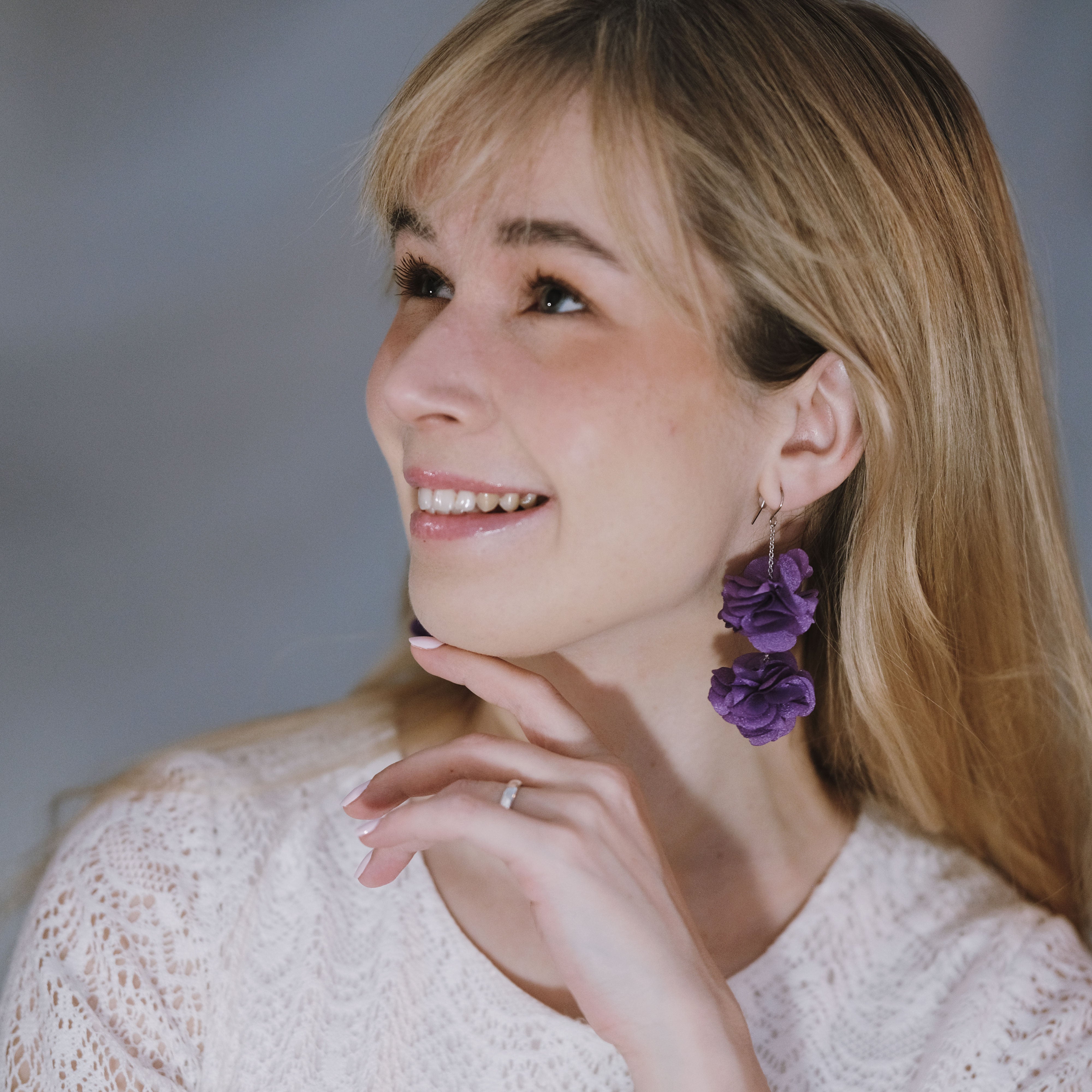 Roselle -kukkakorvakorut (violetti)